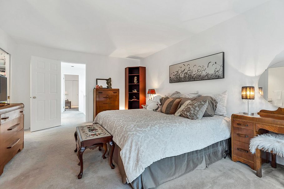 12 3634 Garibaldi Drive North Vancouver, BC - 26