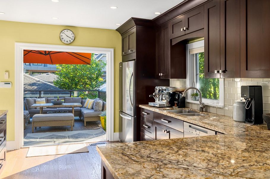 3432 W 13th Avenue Vancouver, BC - 13