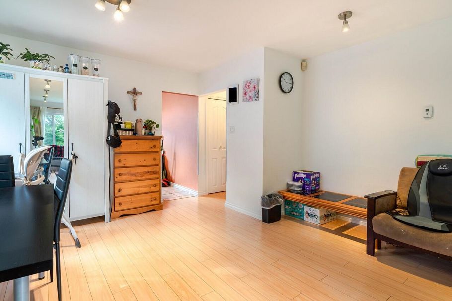 2216 E 41st Avenue Vancouver, BC - 4