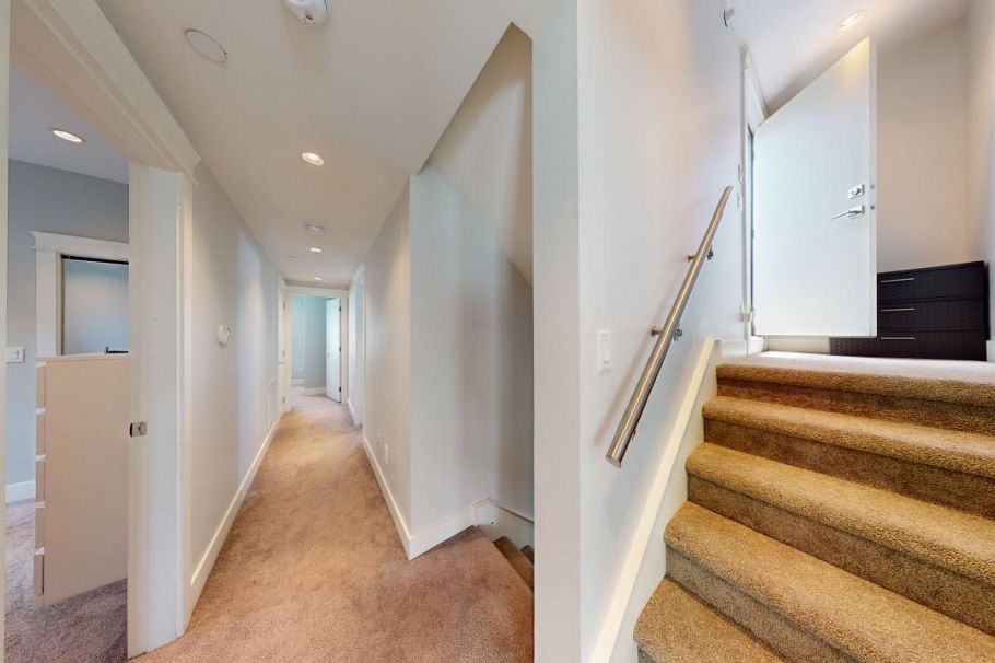 3317 E 3rd Avenue Vancouver, BC - 19