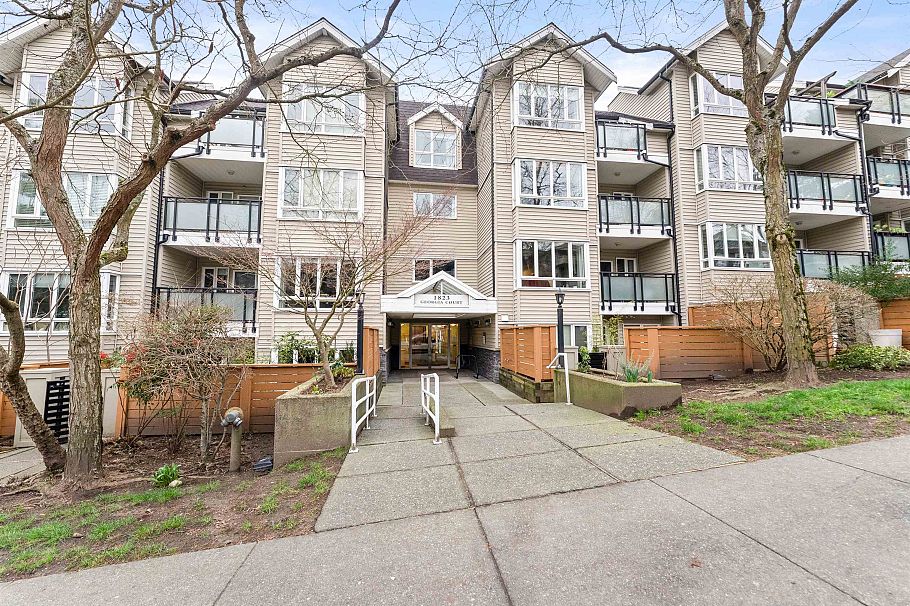 308 1823 E Georgia Street Vancouver, BC - 2