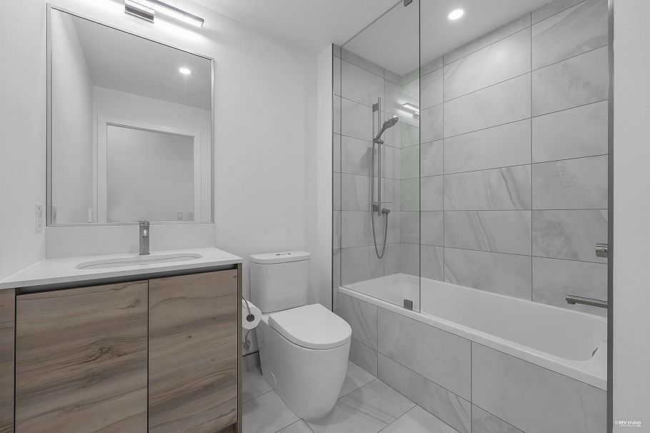 659 W 30th Avenue Vancouver, BC - 23