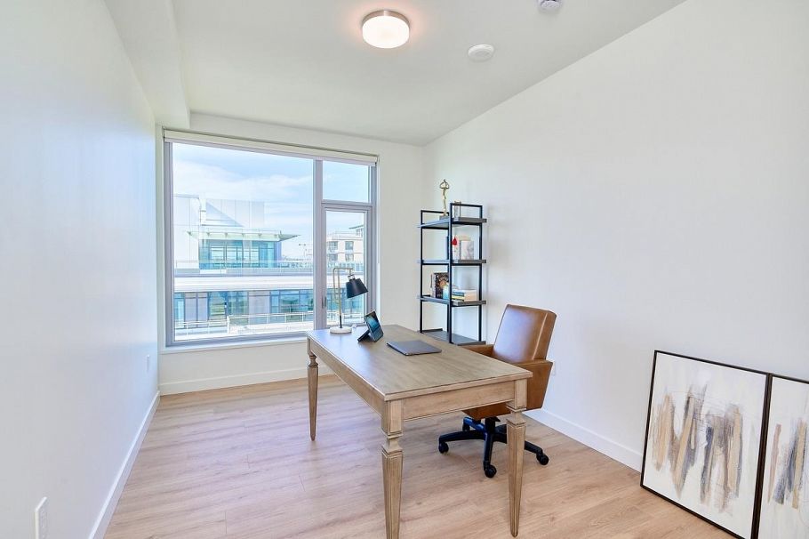 807 755 Harbourside Drive North Vancouver, BC - 25