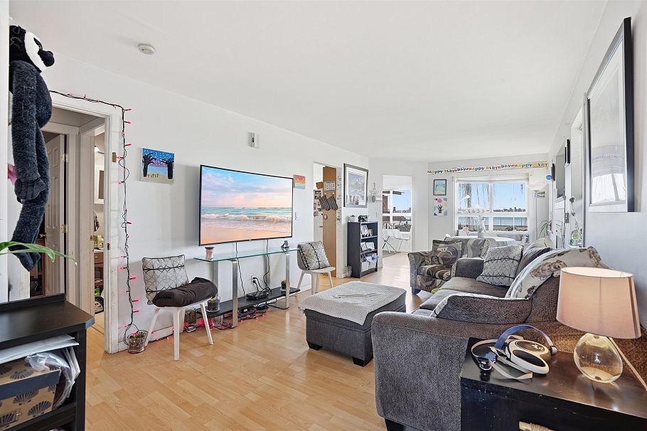 B 403 Alder Street North Vancouver, BC - 9