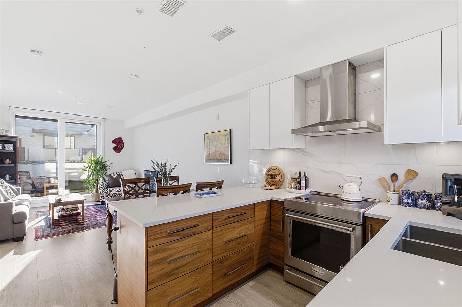 33 720 E 3rd Street North Vancouver, BC - 8