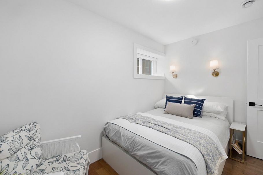 2248 Grant Street Vancouver, BC - 20