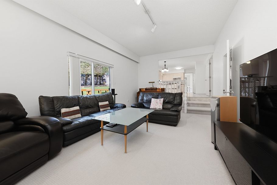 2716 Byron Road North Vancouver, BC - 16