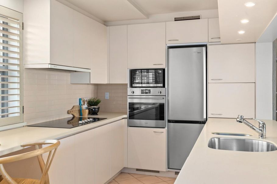 404 1233 Beach Avenue Vancouver, BC - 9