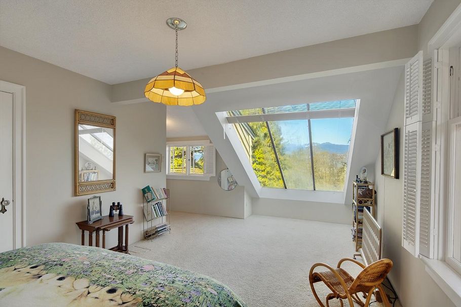 3657 W 14th Avenue Vancouver, BC - 33