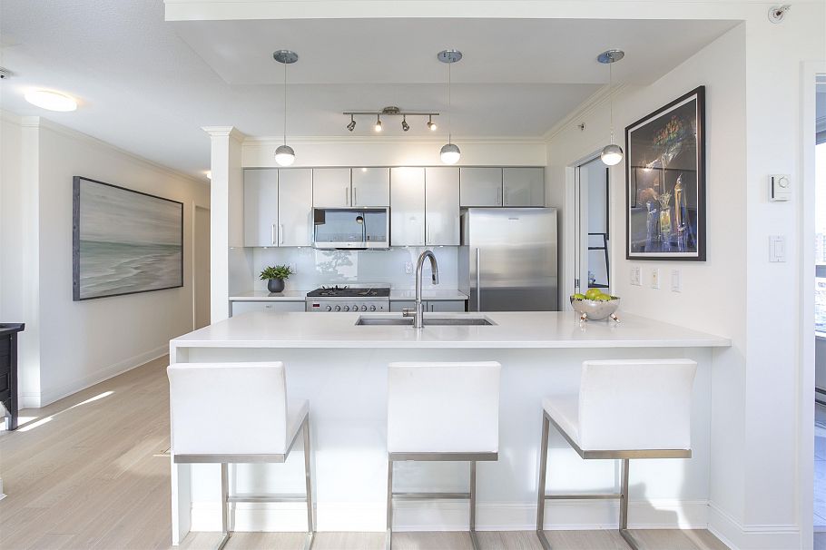 302 1438 Richards Street Vancouver, BC - 9