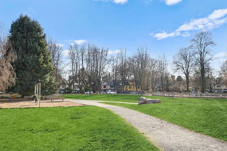 301 674 W 17th Avenue Vancouver, BC - 19