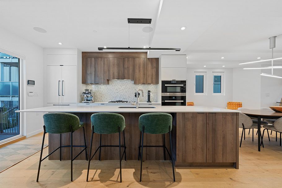 2142 W 1st Avenue Vancouver, BC - 10