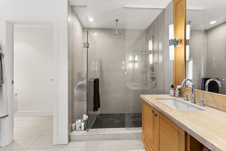 41 3639 Aldercrest Drive North Vancouver, BC - 25