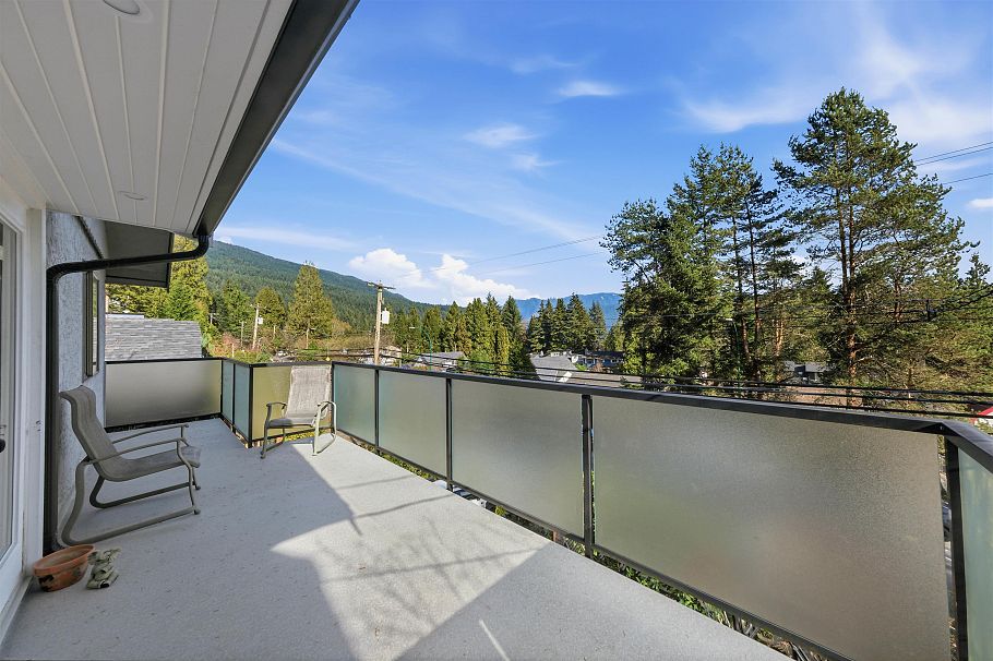 1911 Deep Cove Road North Vancouver, BC - 19