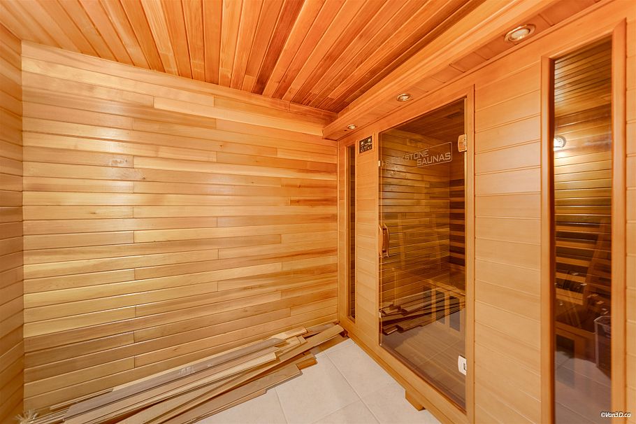 4989 Chalet Place North Vancouver, BC - 36