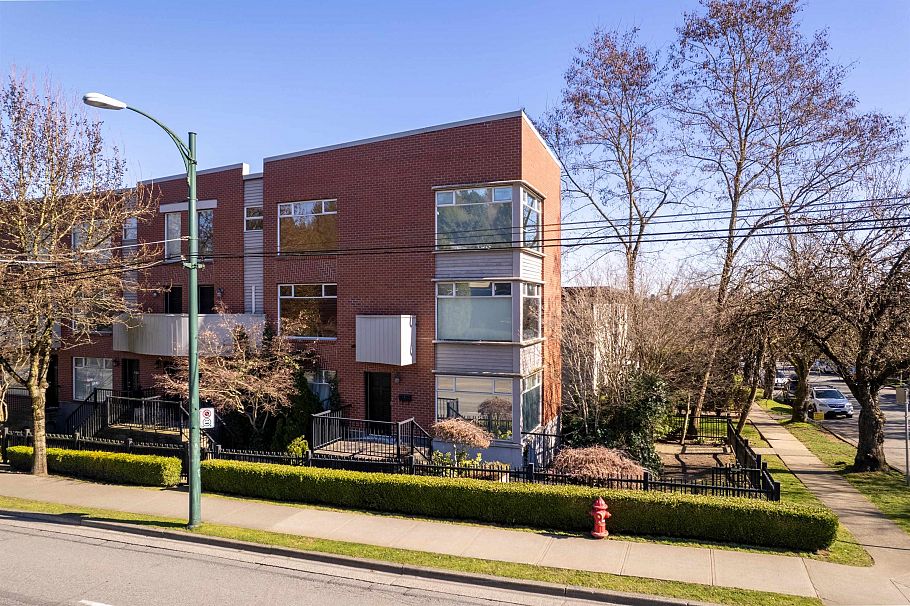 999 W 20th Avenue Vancouver, BC - 2