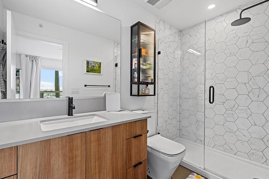 27 533 E 3rd Street North Vancouver, BC - 20