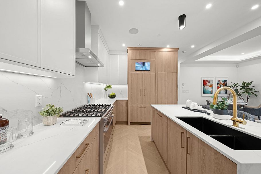 1 1967 E 13th Avenue Vancouver, BC - 8