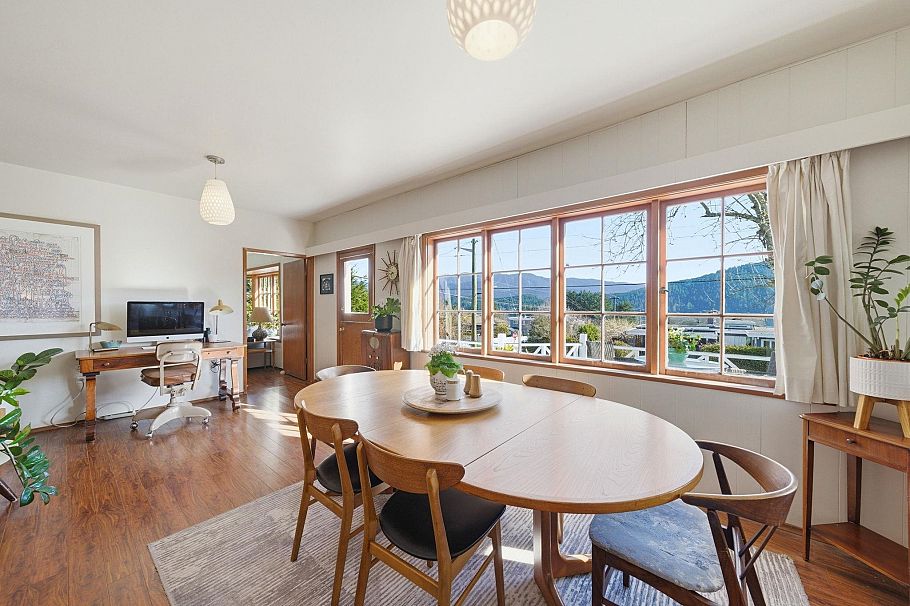 487 Roslyn Boulevard North Vancouver, BC - 10