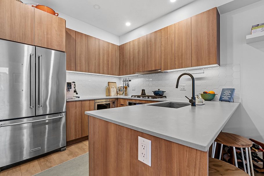 27 533 E 3rd Street North Vancouver, BC - 6