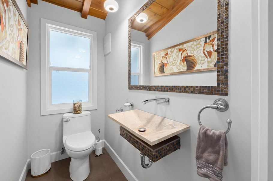 145 E Kensington Road North Vancouver, BC - 23