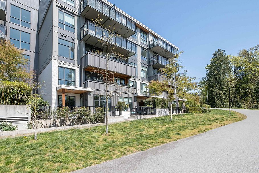 111 747 E 3rd Street North Vancouver, BC - 34