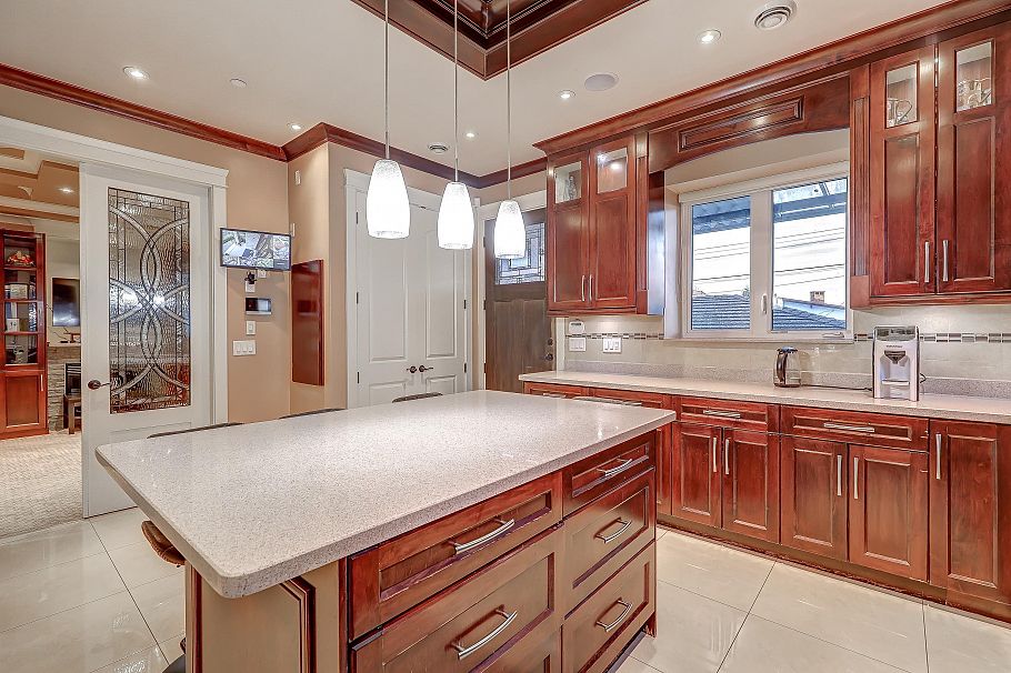 66 W 44th Avenue Vancouver, BC - 8