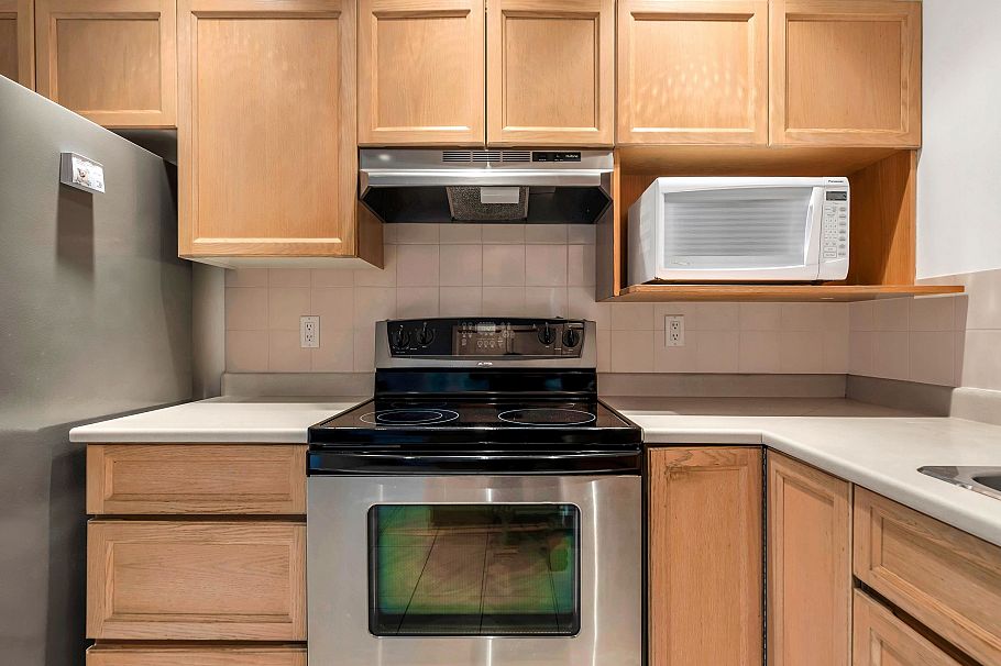 12 3634 Garibaldi Drive North Vancouver, BC - 19