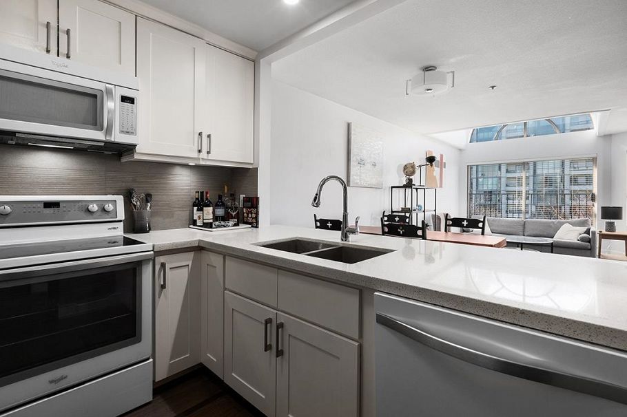 413 525 Wheelhouse Square Vancouver, BC - 13