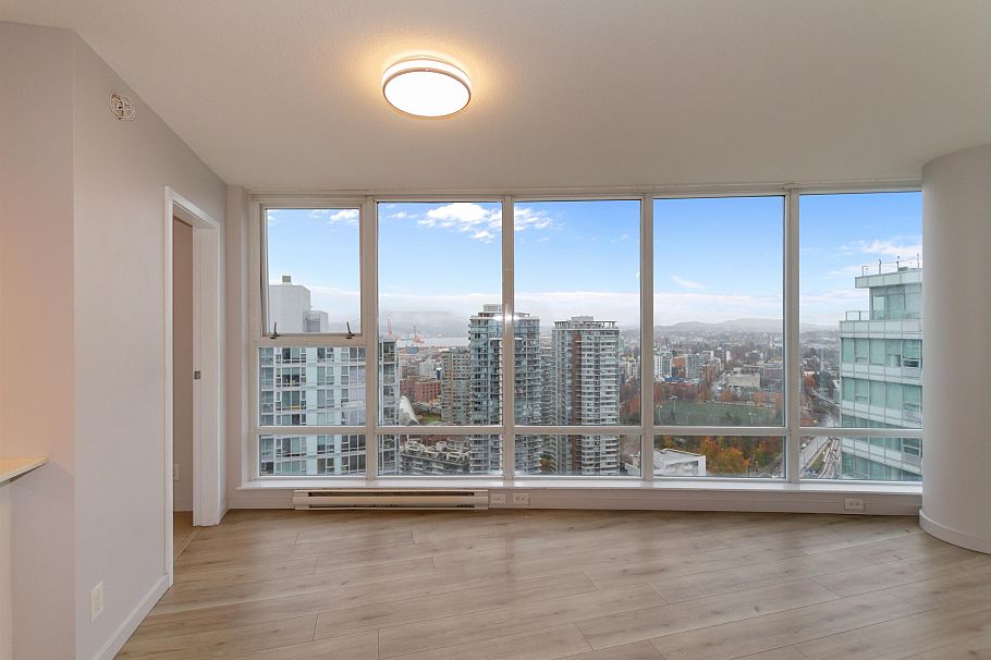3108 111 W Georgia Street Vancouver, BC - 2