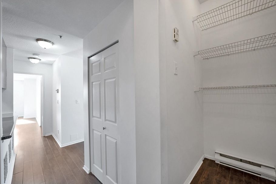 12 1328 W 73rd Avenue Vancouver, BC - 2