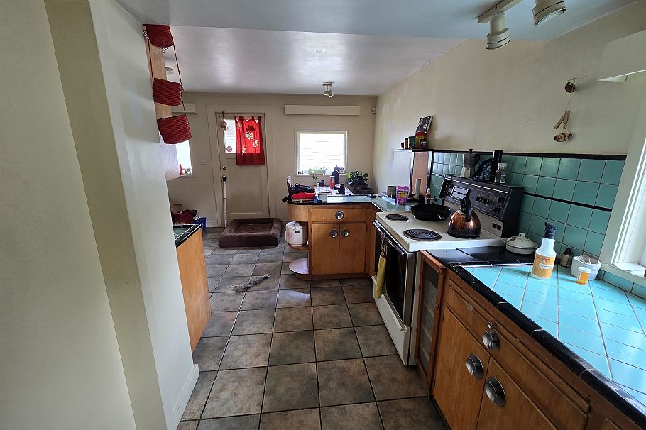 4212 Perry Street Vancouver, BC - 14