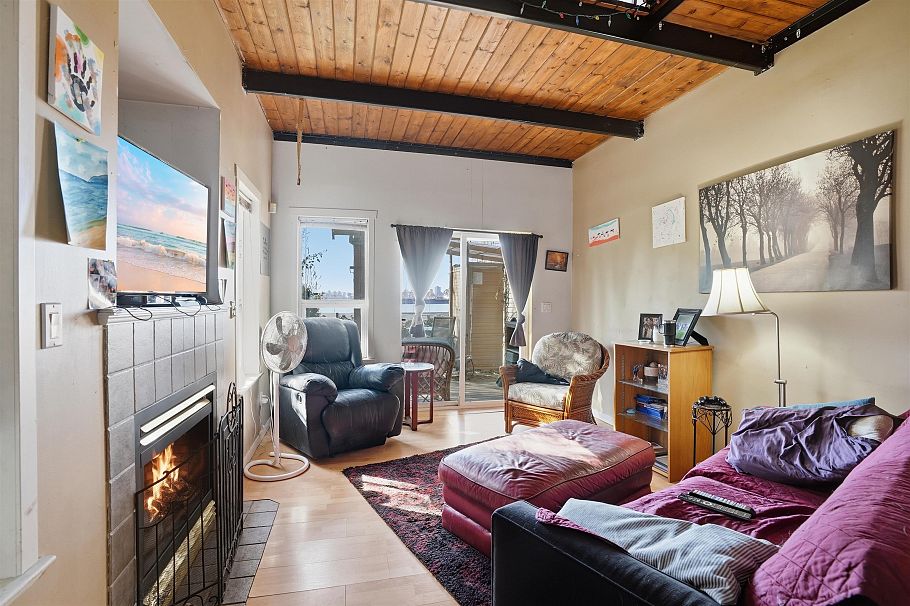 B 403 Alder Street North Vancouver, BC - 16