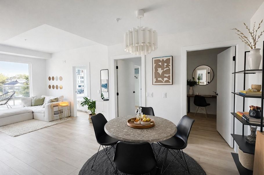 407 2268 E Broadway Avenue Vancouver, BC - 4