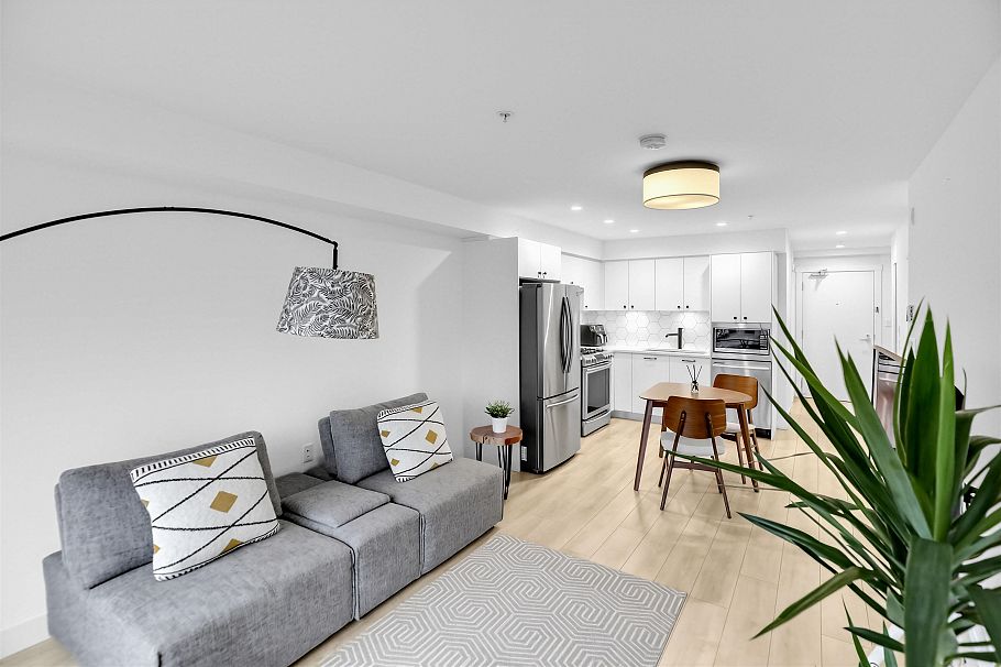 309 1519 Crown Street North Vancouver, BC - 16