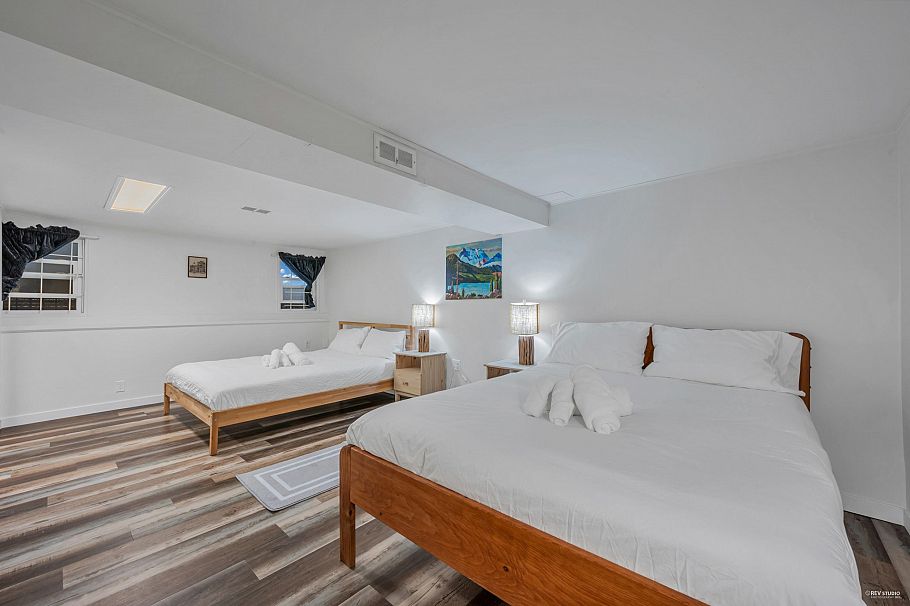 3174 W 10th Avenue Vancouver, BC - 18