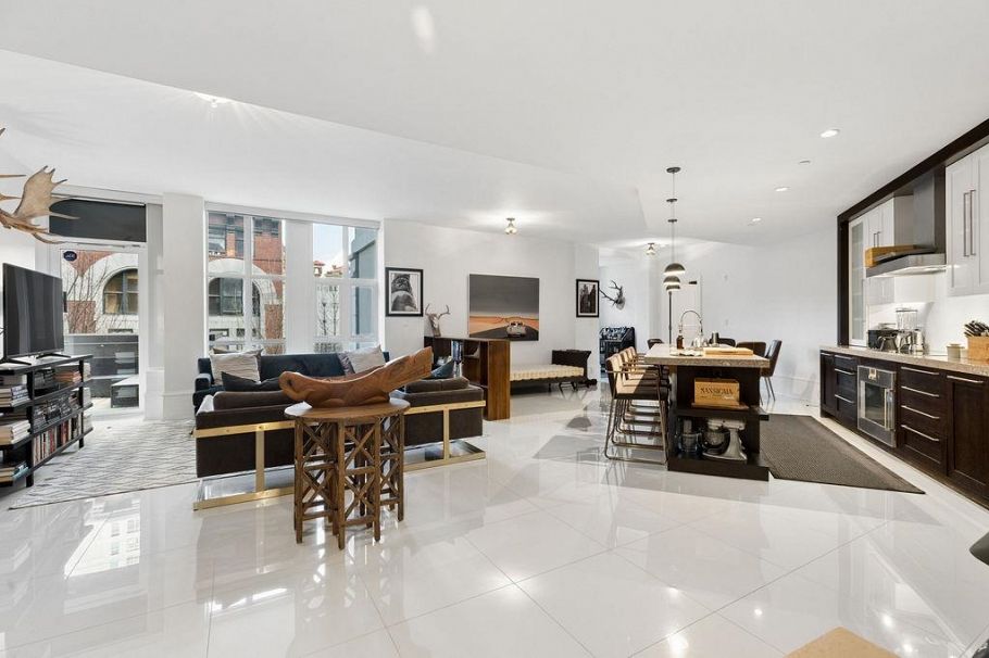 304 1102 Hornby Street Vancouver, BC - 2