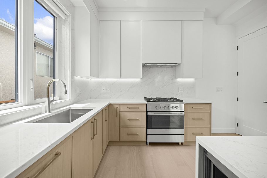 1 6461 E Prince Edward Street Vancouver, BC - 19