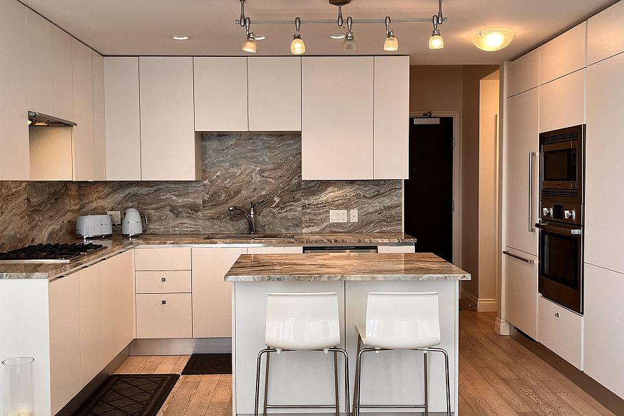 304 175 Victory Ship Way North Vancouver, BC - 8