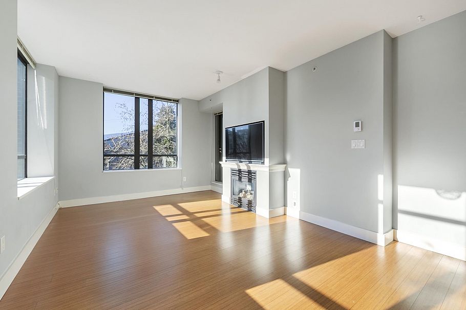 312 170 W 1st Street North Vancouver, BC - 6