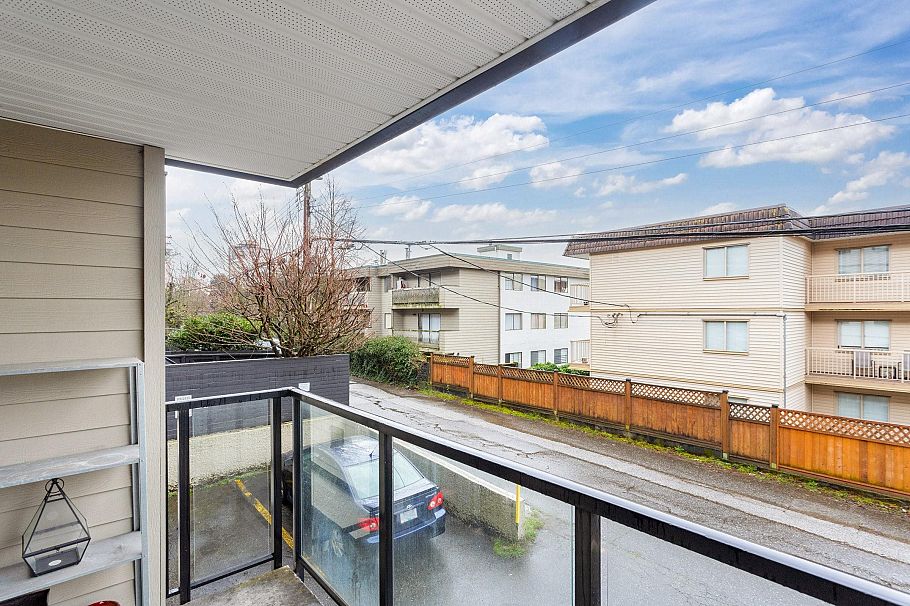 112 240 Mahon Avenue North Vancouver, BC - 17