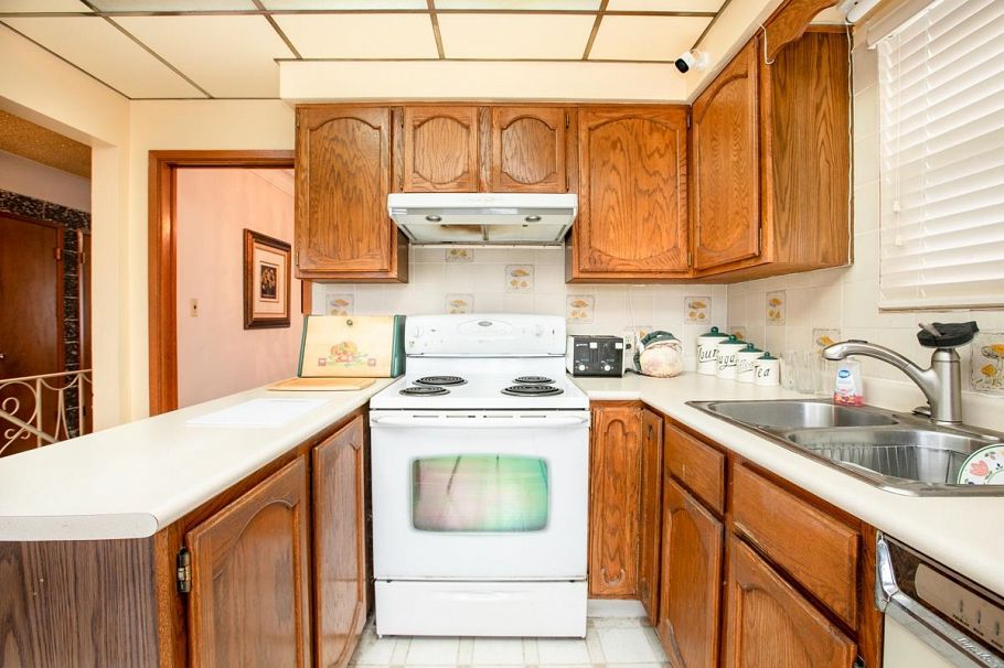 2435 E 49th Avenue Vancouver, BC - 14