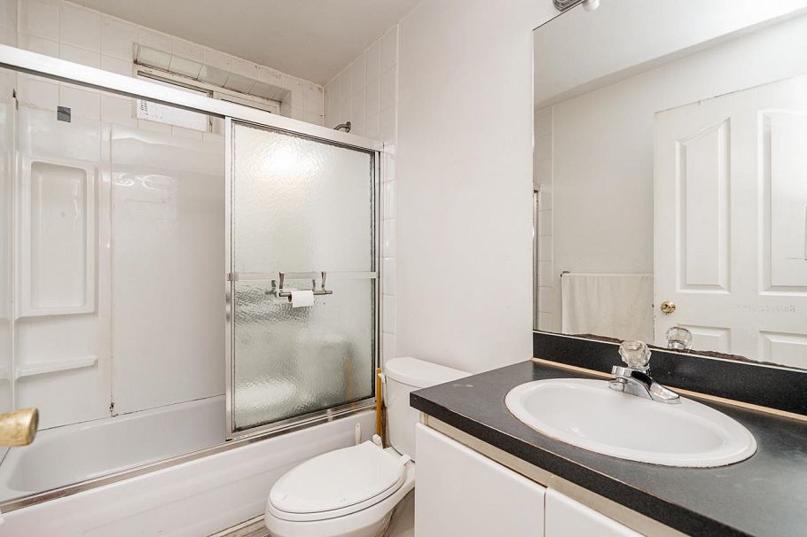 726 E 56th Avenue Vancouver, BC - 35