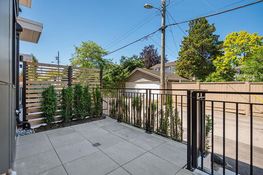 123 725 W 49 Avenue Vancouver, BC - 15