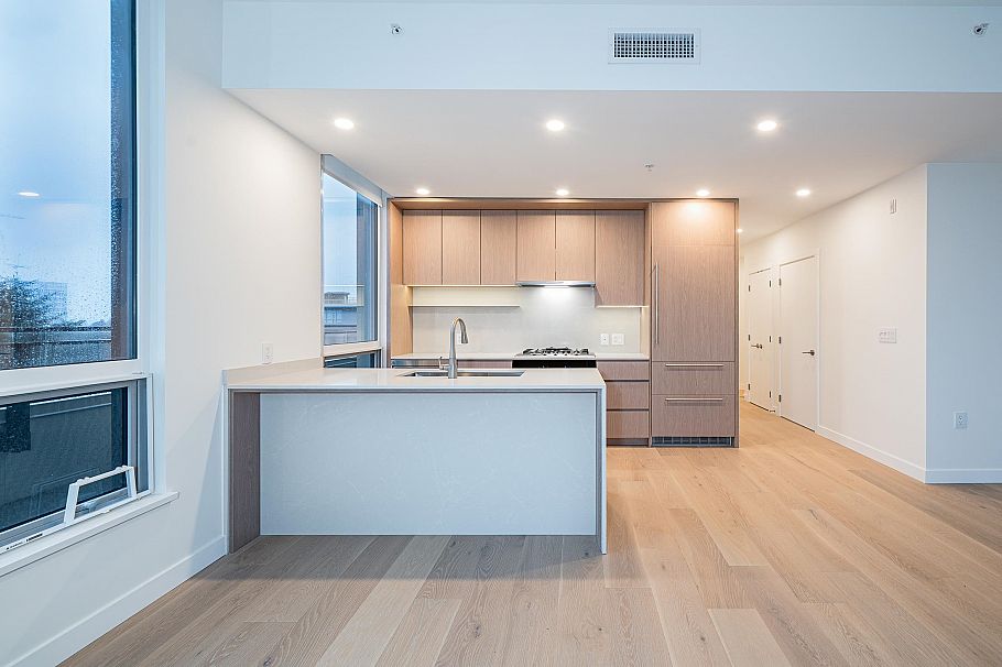 503 5212 Cambie Street Vancouver, BC - 5