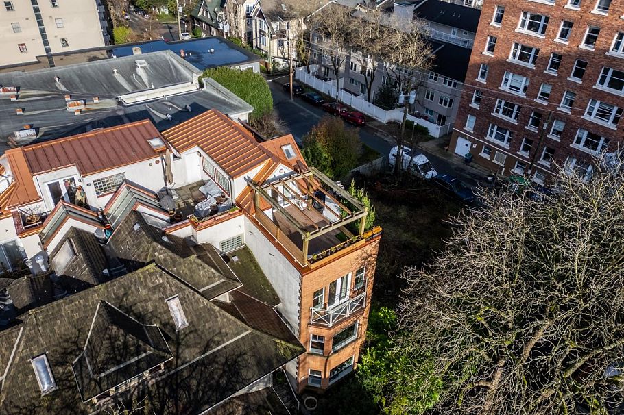 1407 Pendrell Street Vancouver, BC - 36