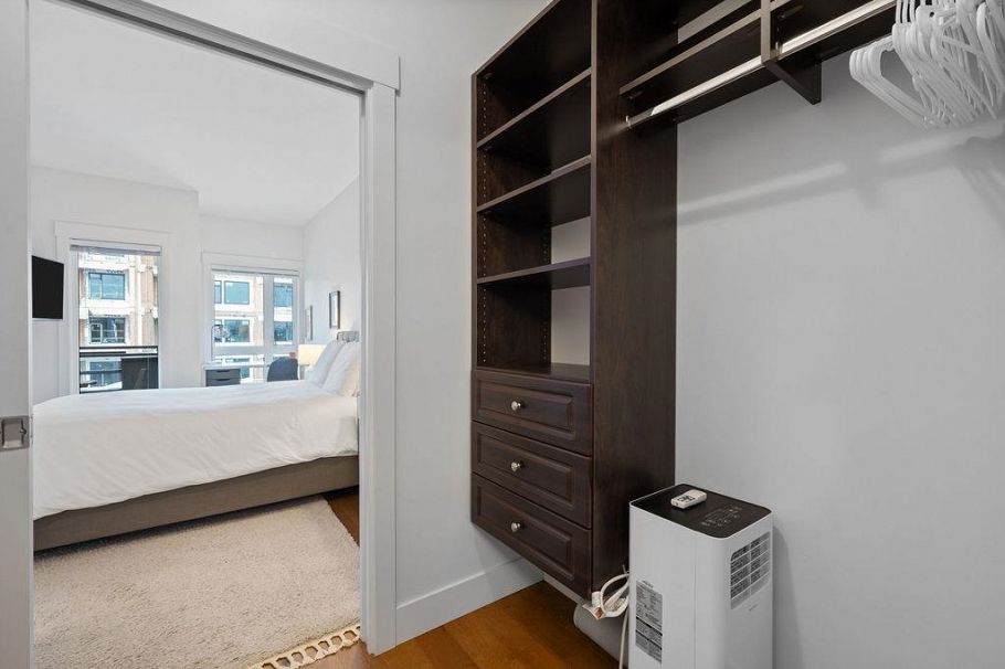 403 857 W 15th Street North Vancouver, BC - 14