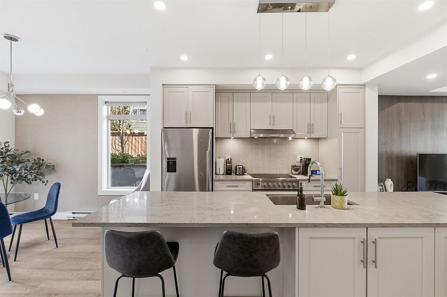 1 115 W Queens Road North Vancouver, BC - 8