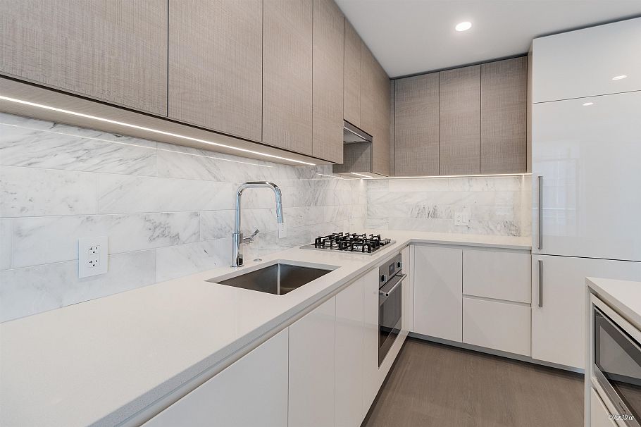 2704 2186 Gilmore Avenue Burnaby, BC - 3