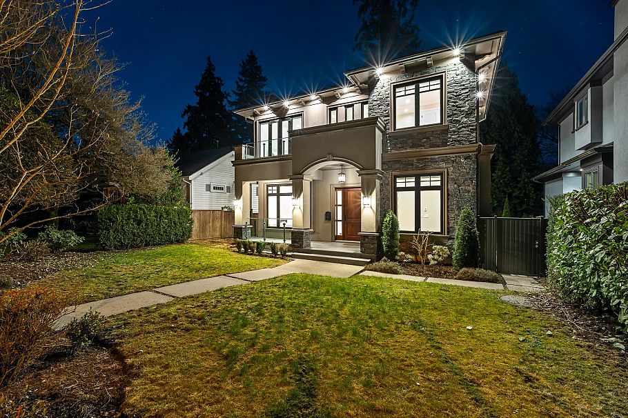 3708 W 35th Avenue Vancouver, BC - 2